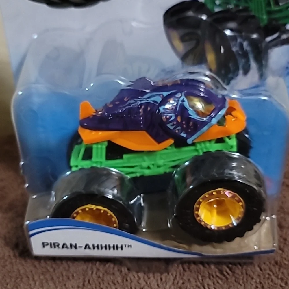 Hot Wheels Monster Truck Color Shifters Monster Truck - Green and Purple